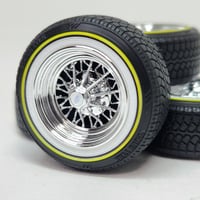 Image 4 of 1:25 15" 30 spoke V tire