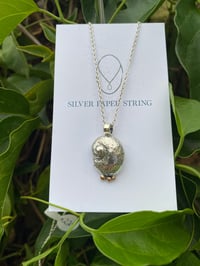 Image 2 of Stg sil & 9ct gold cast shell pendant 