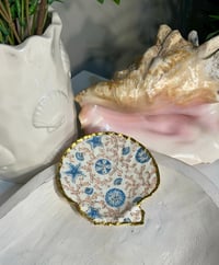 Image 1 of Scallop Trinket Dish SD119
