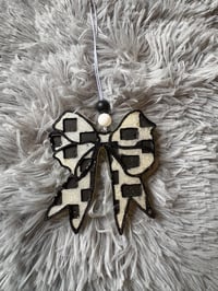 Image 2 of Deana DOND