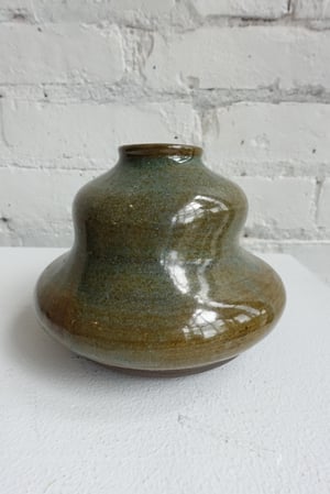 Sam Hewitt / Curved Vase