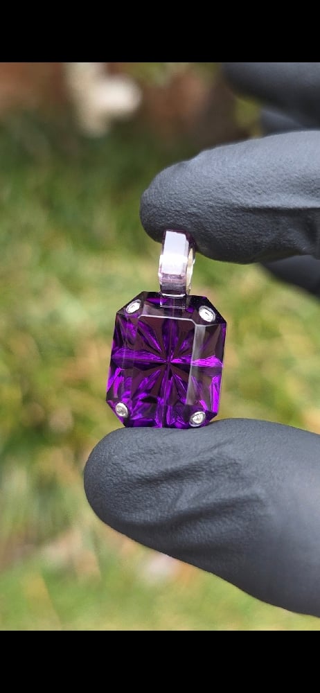 Image of Amethyst Ion pendant 