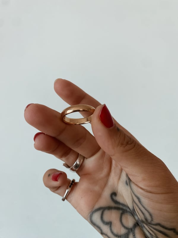 Image of 9ct Vintage Gold Band 
