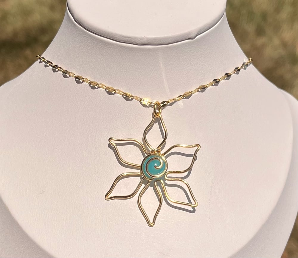 Image of Blue Flower Necklace 
