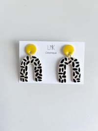 Paire de boucles d'oreilles céramique TOTEM U jaune