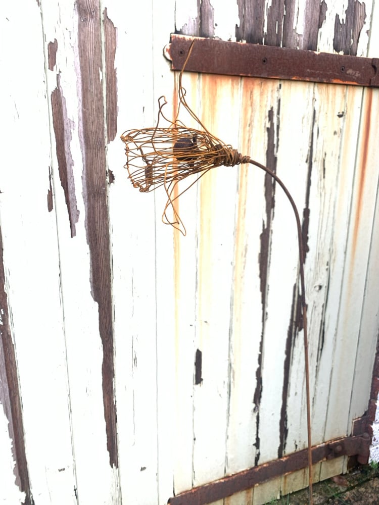 beautiful wire daffodil plant stake