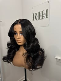 Image 2 of The Confidence Girl