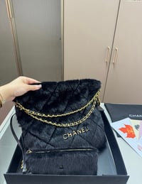 The Chanel 22 Black
