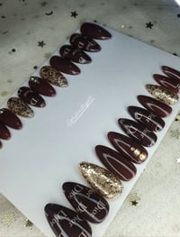 Image 2 of Medium Almond Dior Gel Press On Set 