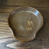 Image 1 of Spoon Rest - Rutile - Owl Detail - 1