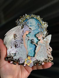 Image 5 of Königreich des Mondes enamel pin