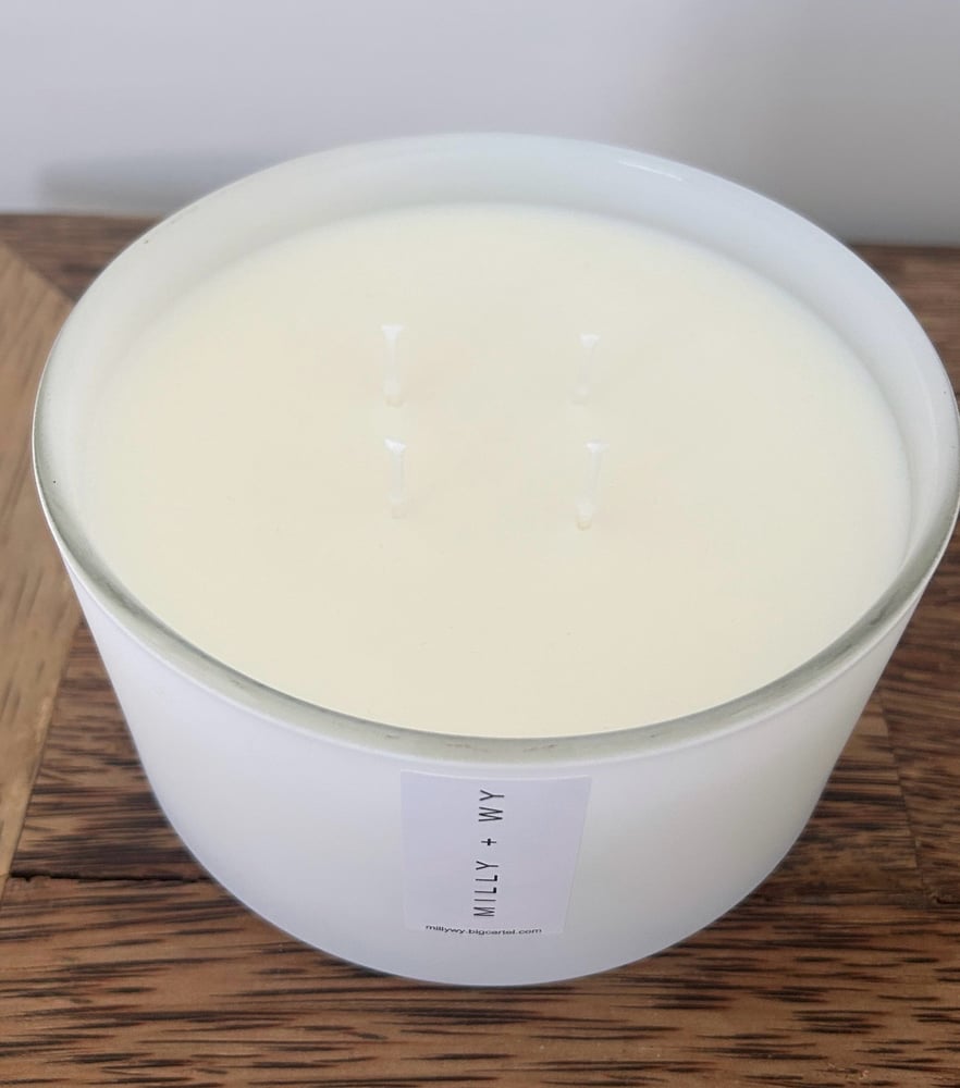 Image of Matte White Jumbo Cambridge Candle Bowl