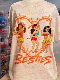 3 Besties Tropicoqueta Tee
