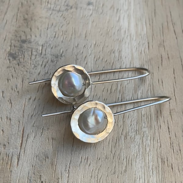 Image of Pearl earrings