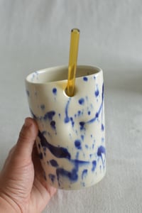Image 11 of Straight-Sided Grip Straw Cup