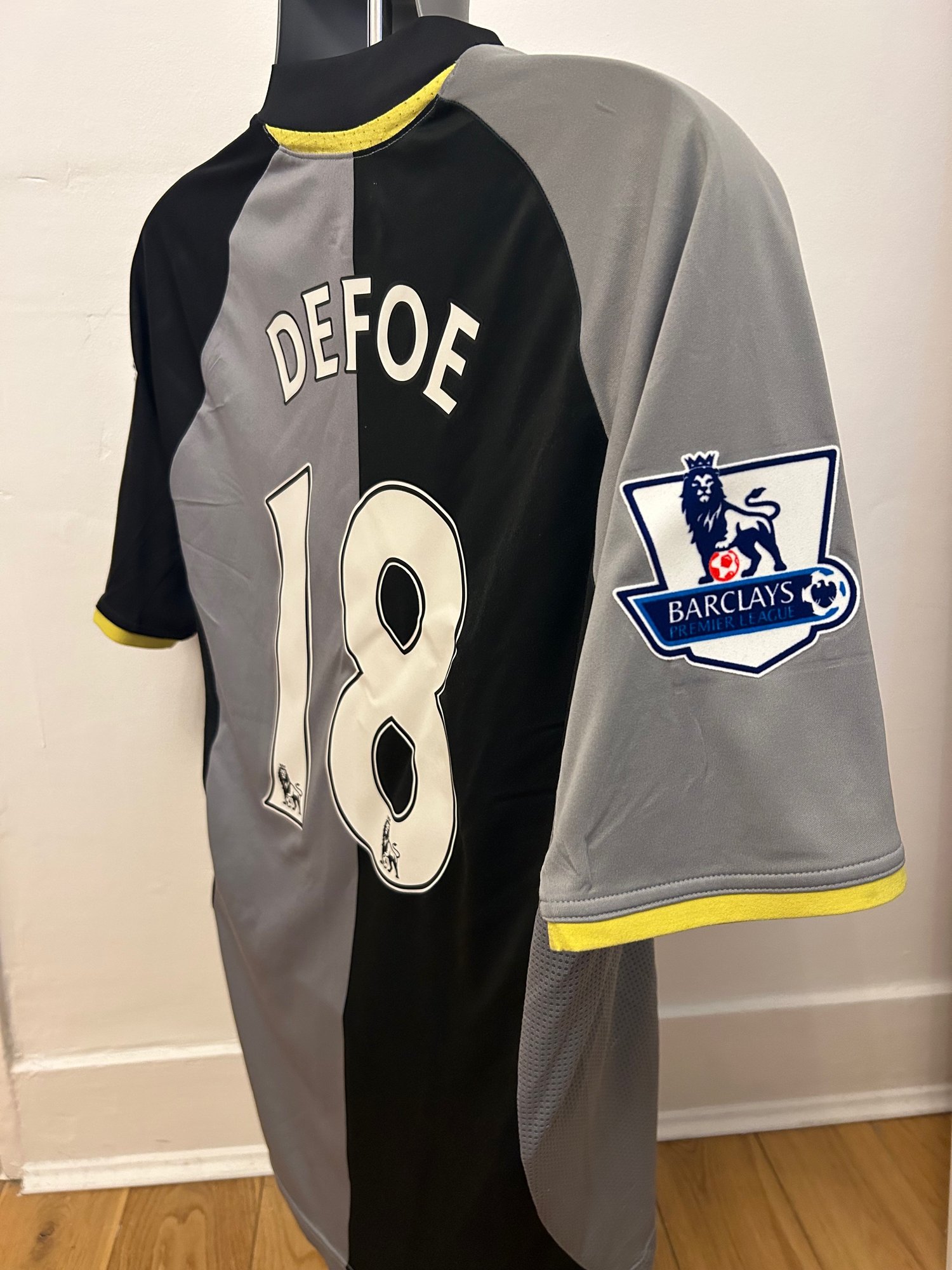 Image of Tottenham Hotspur “DEFOE 18” 2012/13 Third Shirt + PL patches (M)