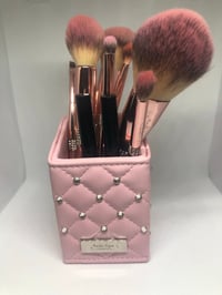 eye pink brushes