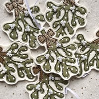 Image 5 of Mistletoe decoration 