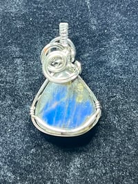 Blue Labadorite Scale 