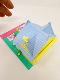 Image 7 of Ensemble bracelet et Polly Pocket La maison de vacances COMPLETE 2