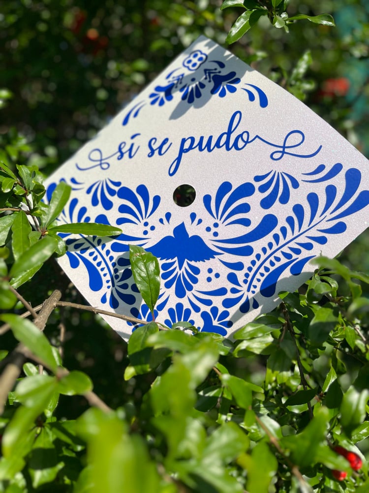 Image of Si se pudo Grad Cap topper-READ DESCRIPTION BEFORE ORDERING