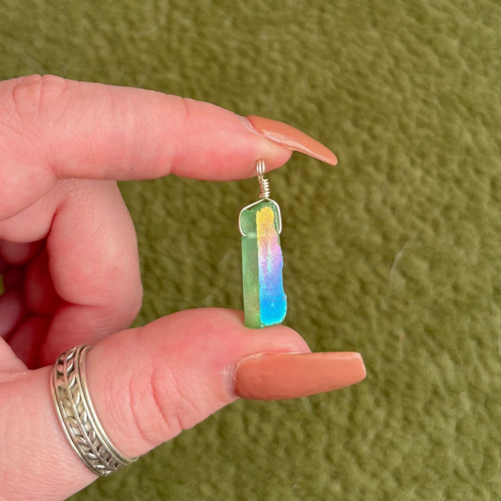 Image of simple crystal pendant