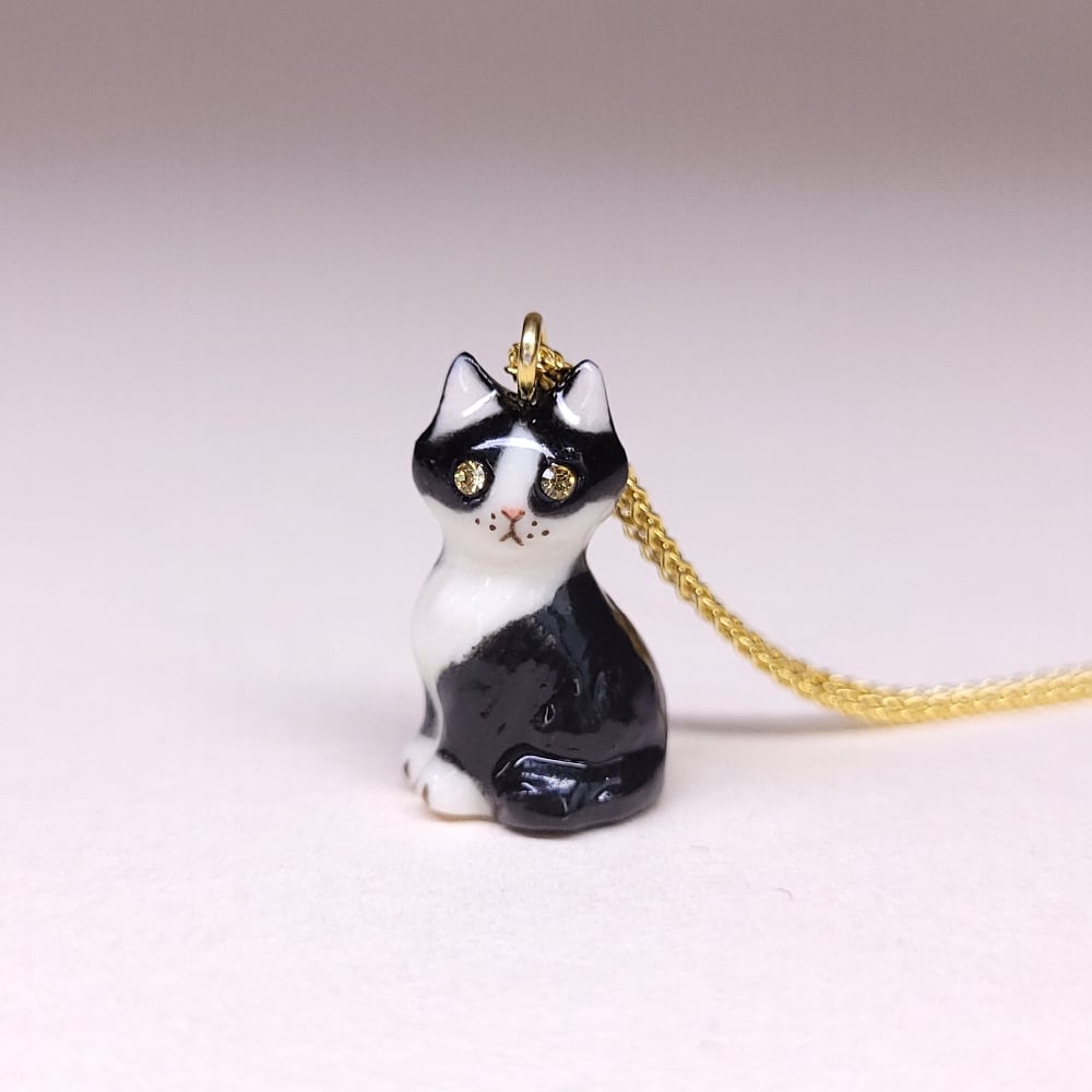Image of Long Hair Tuxedo Porcelain & Gold Vermeil Sitting Kitten Pendant