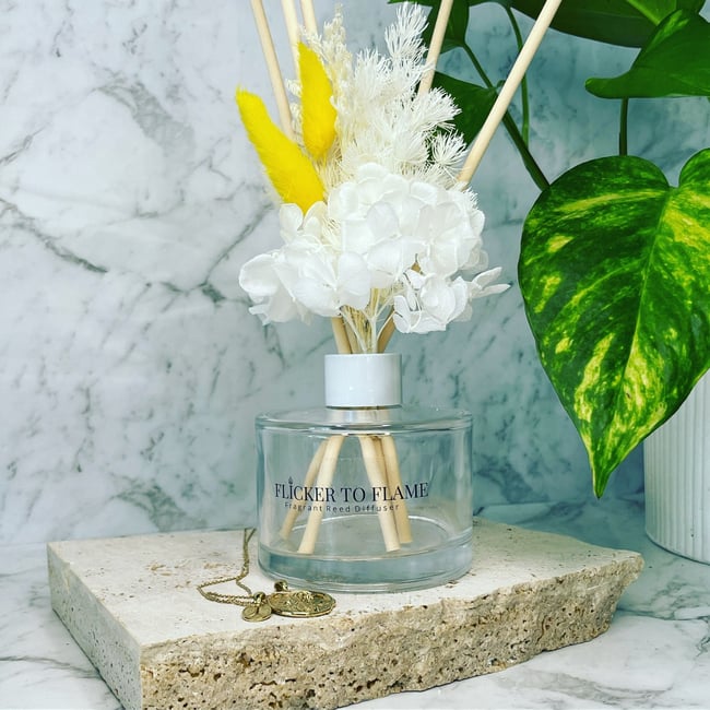 Floral Reed Diffuser 200ml - YELLOW/WHITE  **ONLY 10 AVAILABLE**