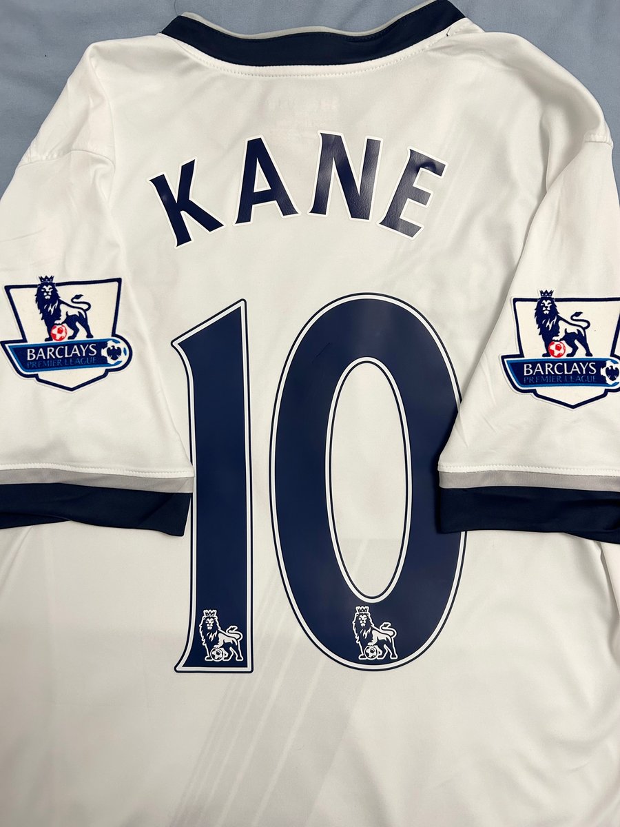 Image of Tottenham Hotspur “KANE 10” 2015/16 Home Shirt + patches (L)