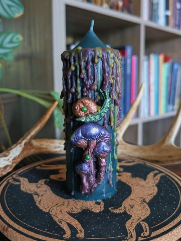 Image of Snail & Mushroom Pillar
