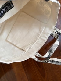 Image 4 of Heads Jumbo Bag