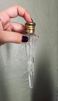 Image 3 of Magnifique fiole en cristal taillé, bouchon en ormoulu du XIXème siecle