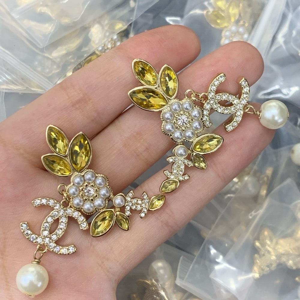 CC gold plated Earrings ** gold with honey