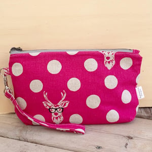 Essential Wristlet Echino Deer With Glasses On Hot Pink