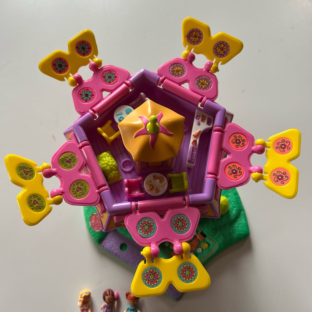 Image of Polly pocket spin pretty carousel 