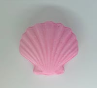Seashell bath bomb