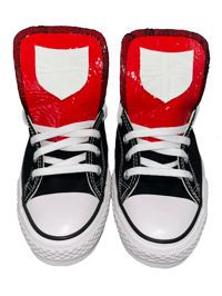 WHITE LEATHER SHIELD GLOSSY RED CHUCKS