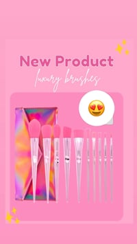 ✨Luxury brushes with cosmetic bag✨