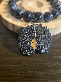 Image 1 of Black Queen 