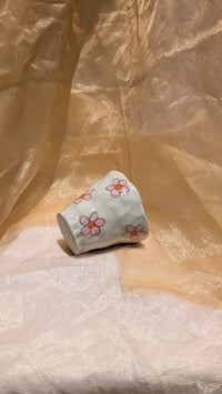 Image 2 of Pink and Orange Daisy Tumbler