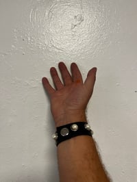 Image 4 of Pearl inlay leather bracelets 