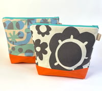 Image 2 of Big Flower Washbag