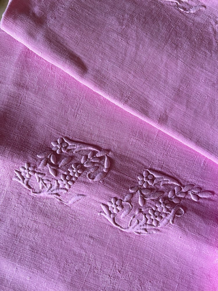 Image of Serviettes de table anciennes avec monogramme