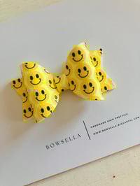 smiles bow 