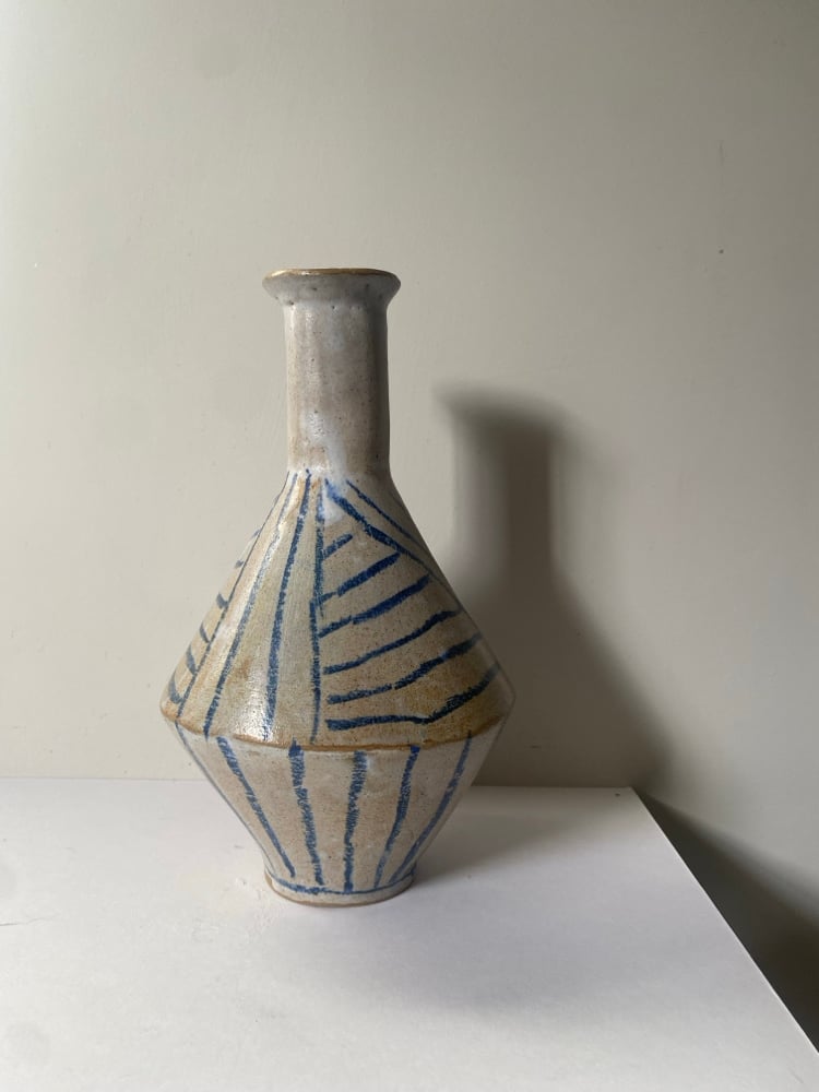 Yield Vase (lines) Image 2
