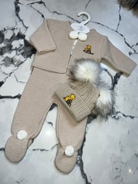 Beige Pooh Bear Pom Set