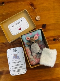 Image 1 of LA PETiTE SOURiS ARC EN CIEL 