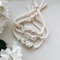 Image 1 of Timeless white blossom - Mini