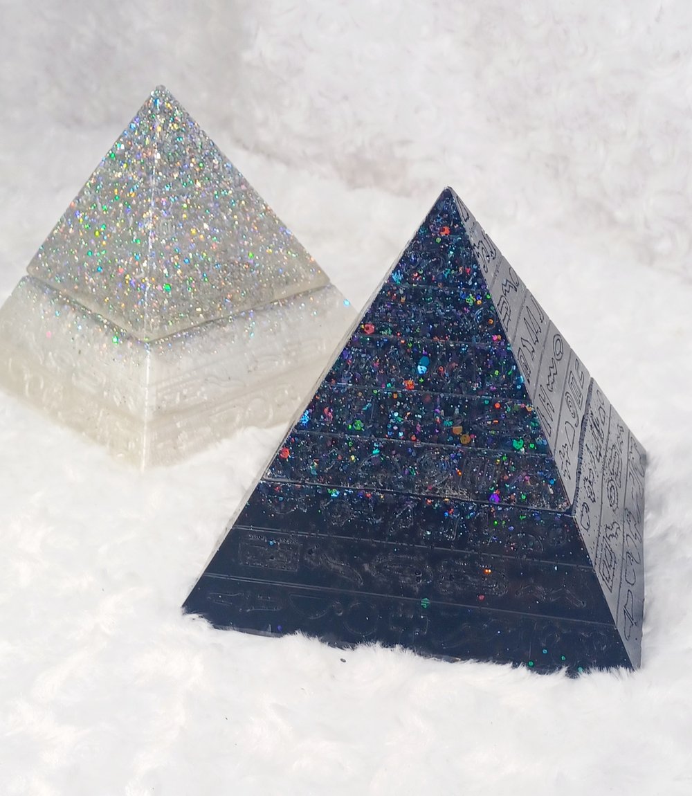 Image of Pyramid Ashtrays 