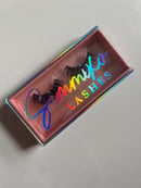 Image 1 of SIMMI LASHES
